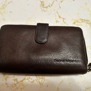 Stone Mountain dark brown never used wallet